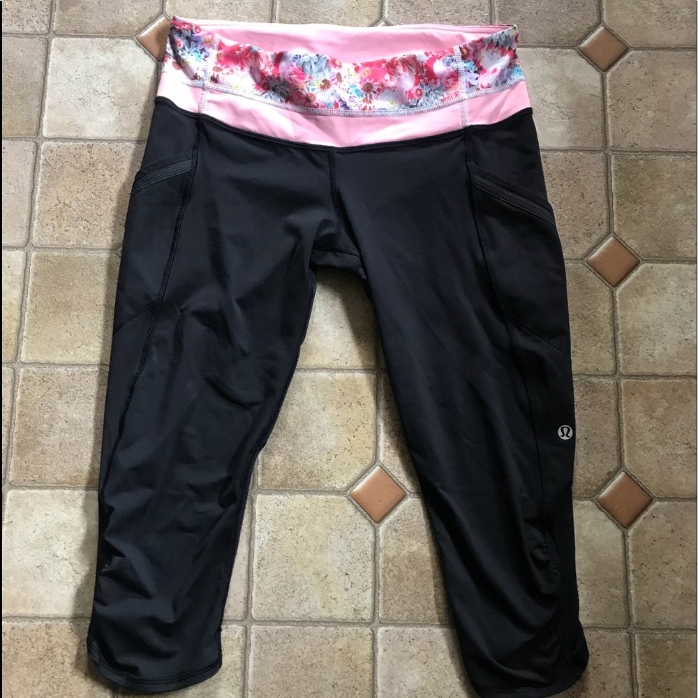 Lululemon crop running Capri floral band size 8